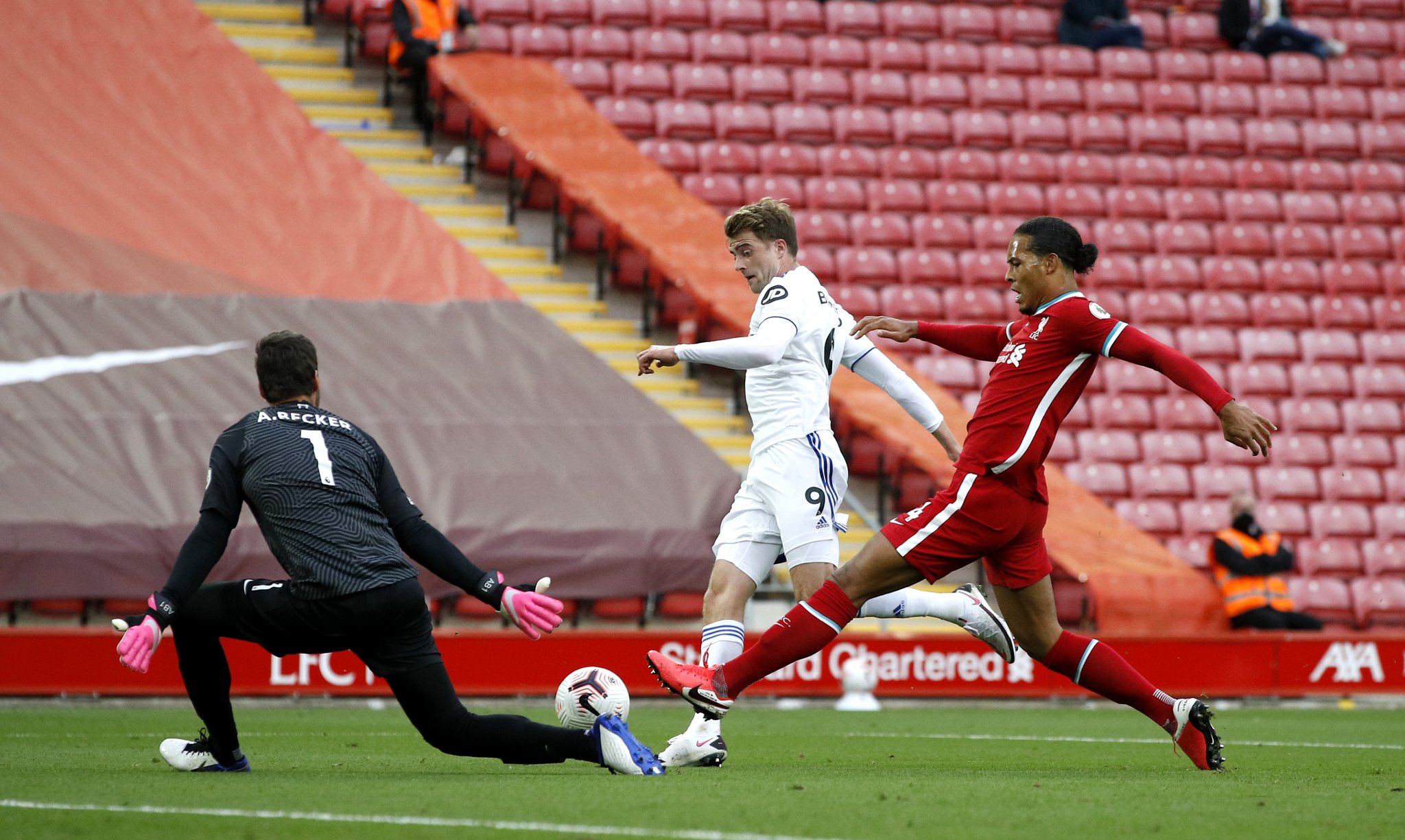 员的表现有 员的表现有